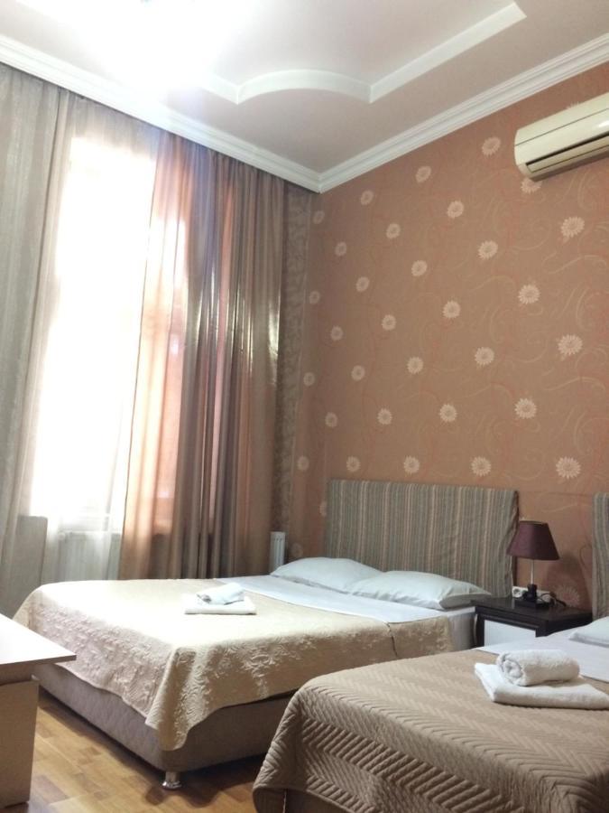 Hotel Albatros Batumi Esterno foto