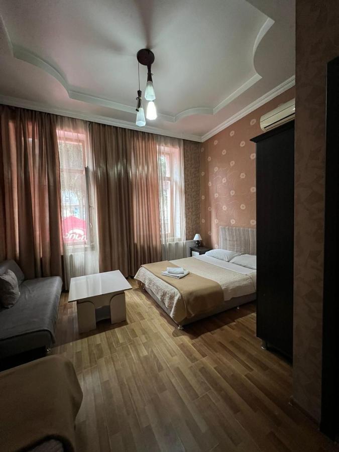 Hotel Albatros Batumi Esterno foto