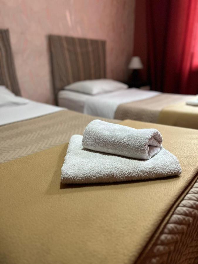 Hotel Albatros Batumi Esterno foto